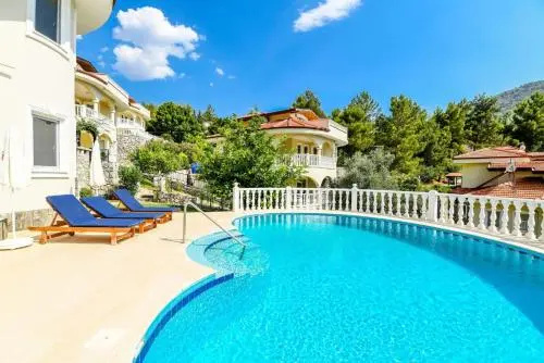 Lakestone Villa