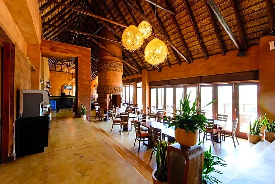 African Hills Safari Lodge & Spa