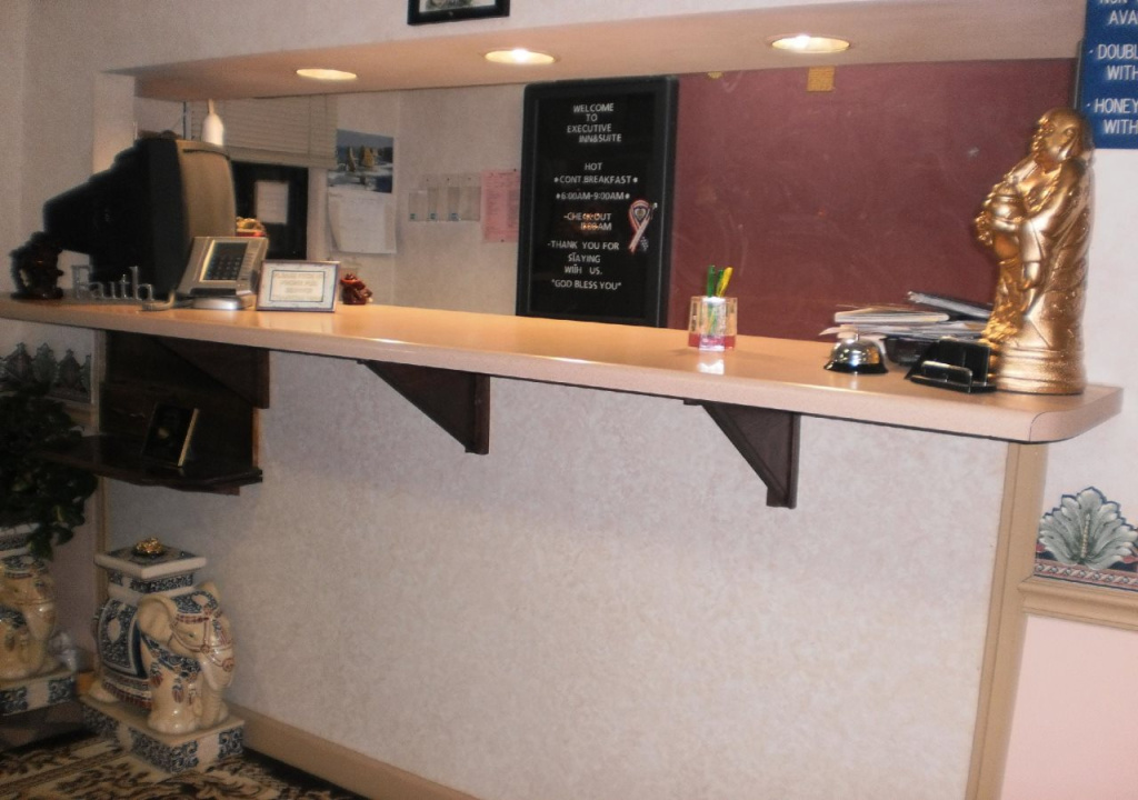Executive Inn and Suites Covington