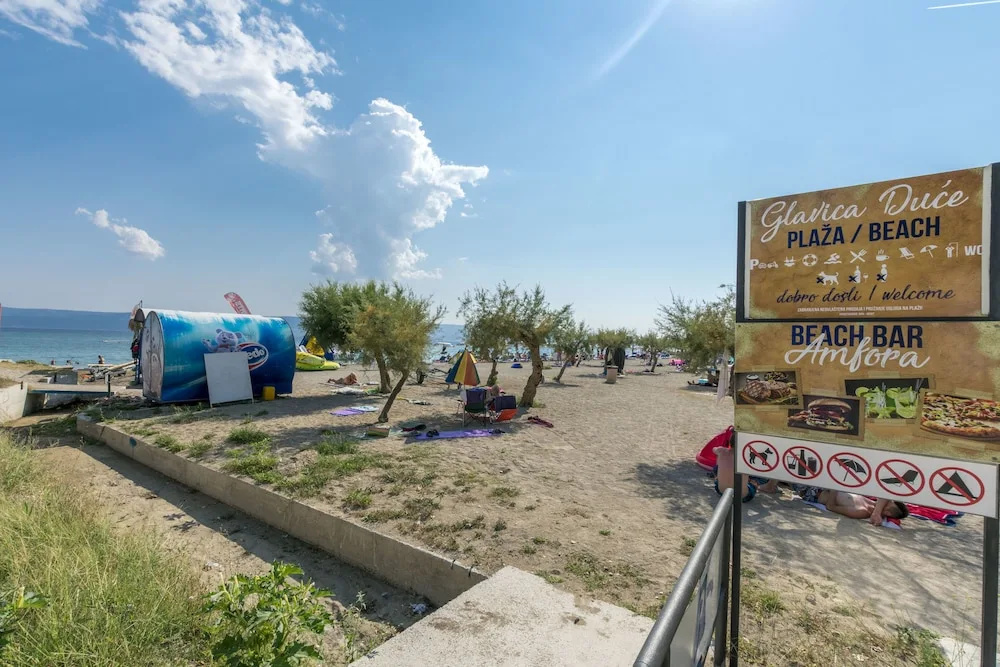 Apartments and Rooms Perica