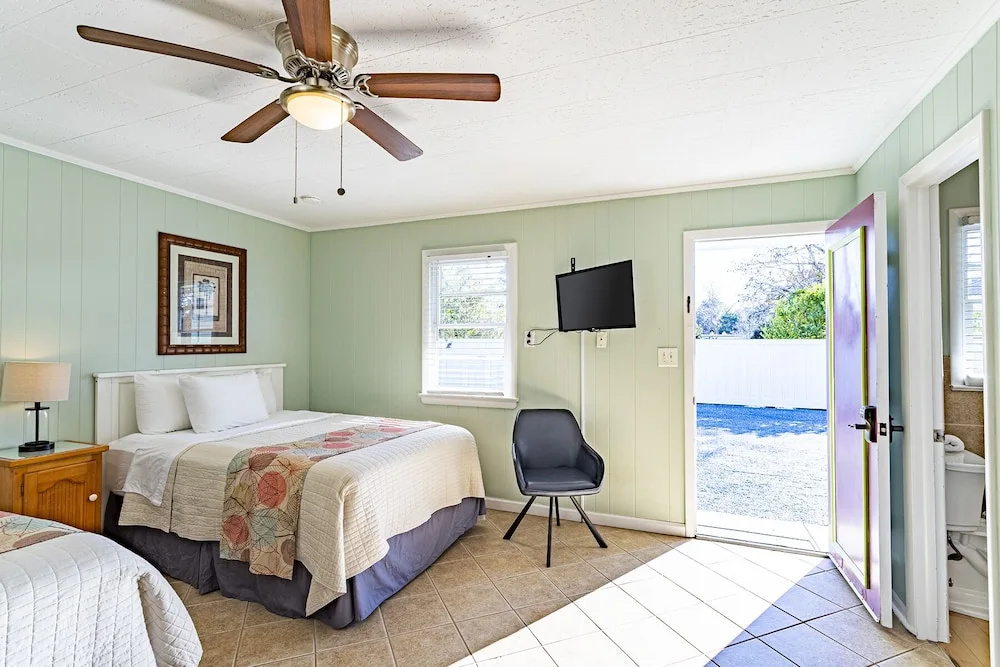 Island Guesthouse and Motel OBX