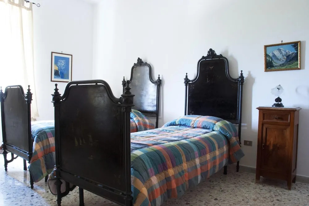 Apartment With 3 Bedrooms in Ceraso, With Wonderful Mountain View, Enclosed Garden and Wifi - 12 km From the Beach