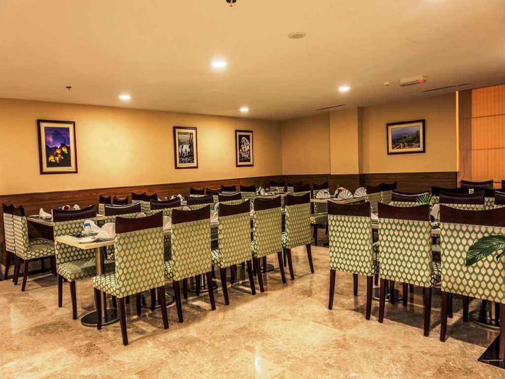Golden Tulip Headington