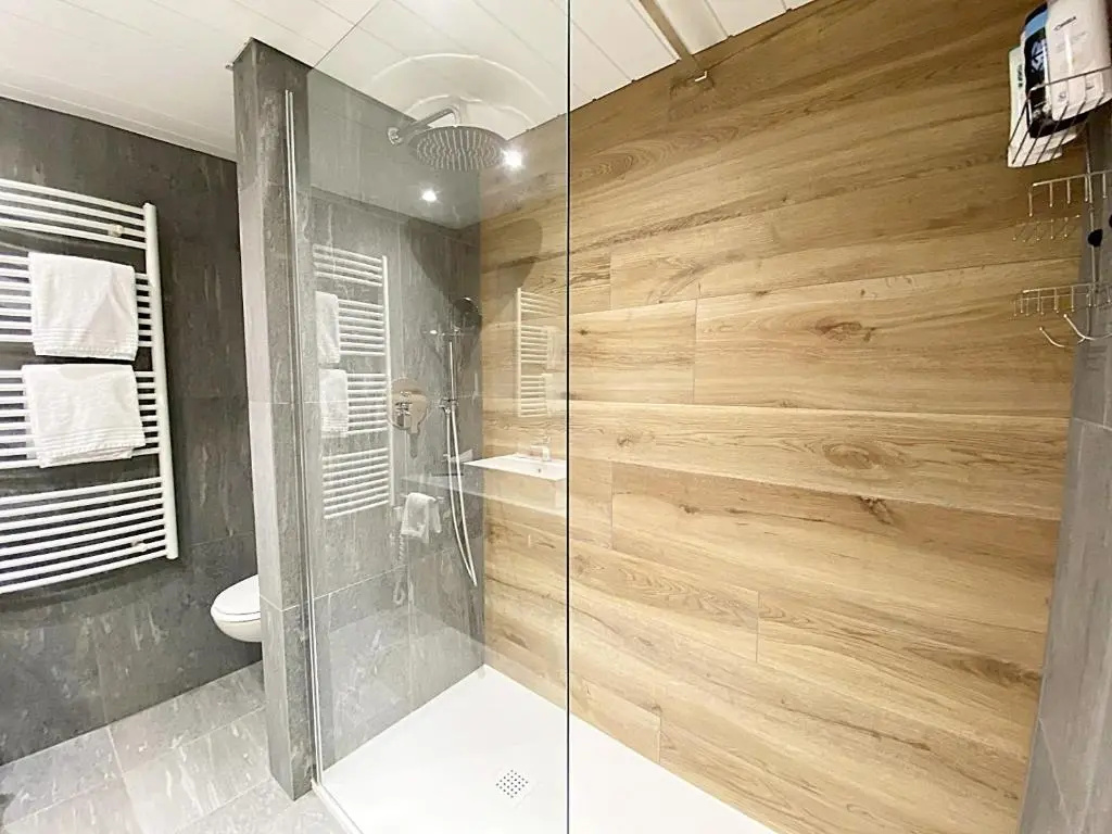 45m2 Alpenschick mit Ausblick - Pool - 2P. - E405