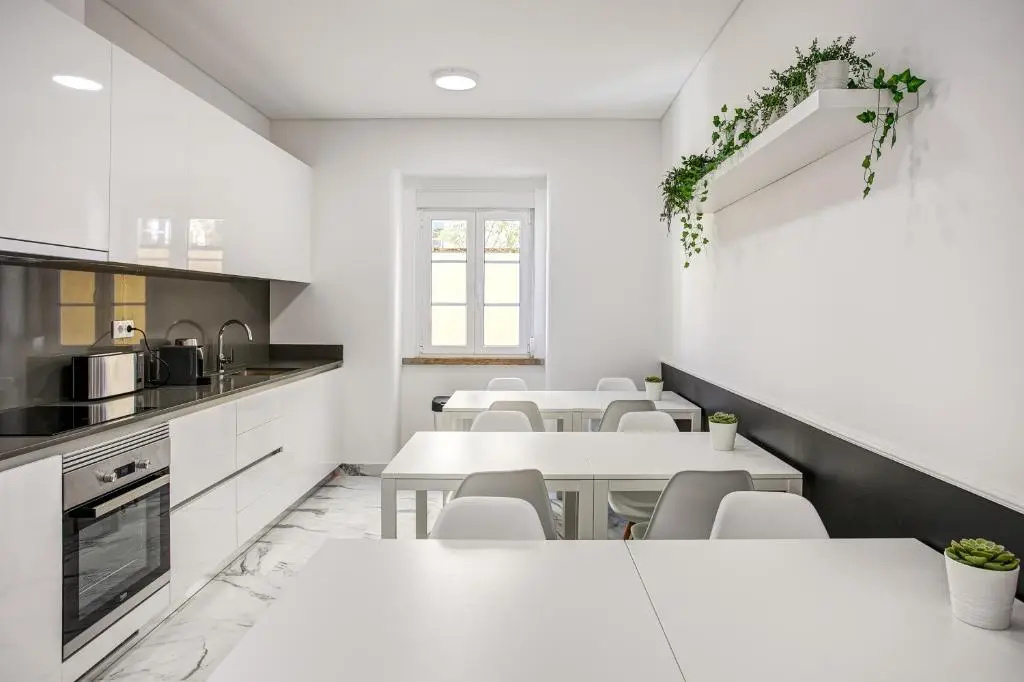 Home Out Rooms & Apartments