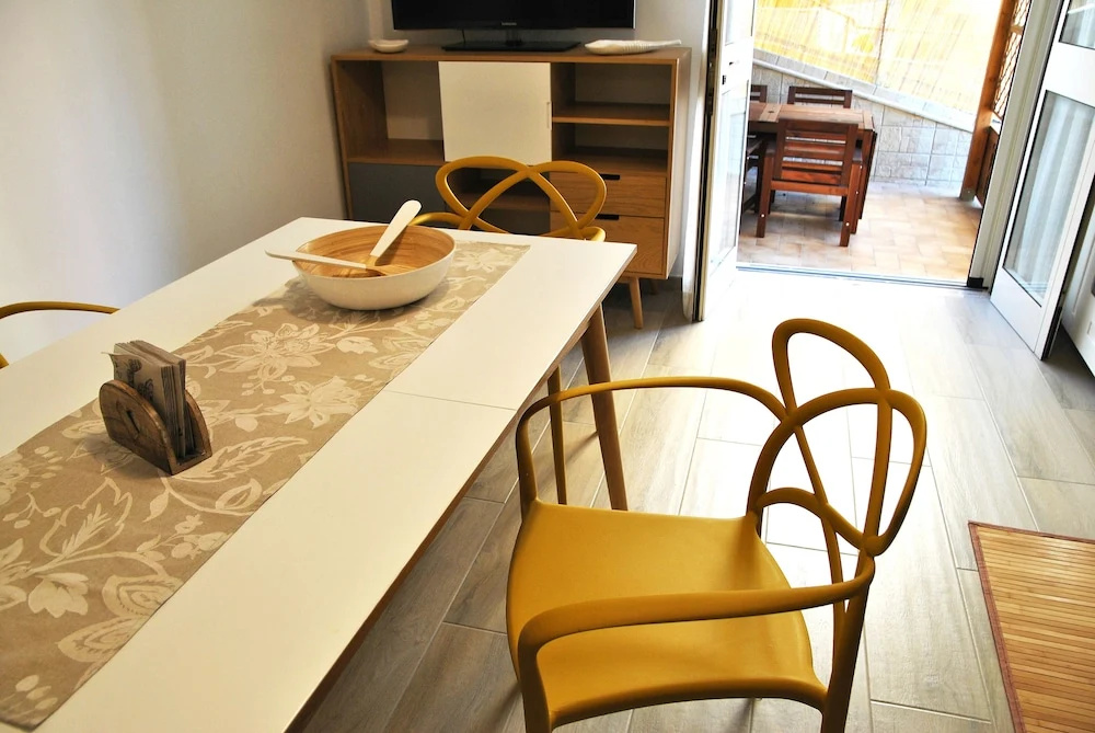 Air-conditioned Apartment With Patio, Wifi and Parking