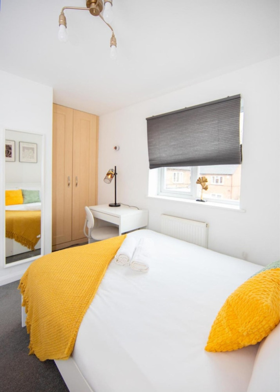 Stylish Town House - Located Close to Derby Centre
