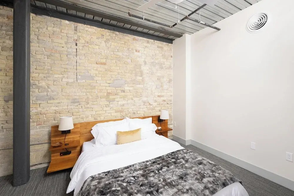 Brewery District Apartment Near Fiserv with Rooftop, Gym, and Parking