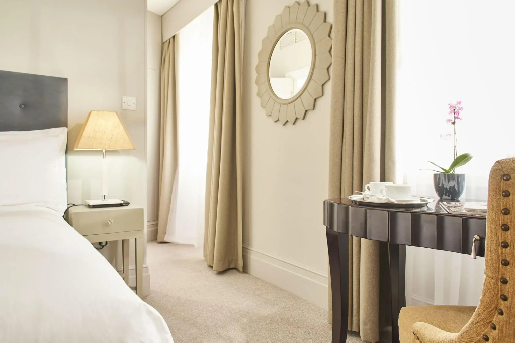 The Tophams Hotel
