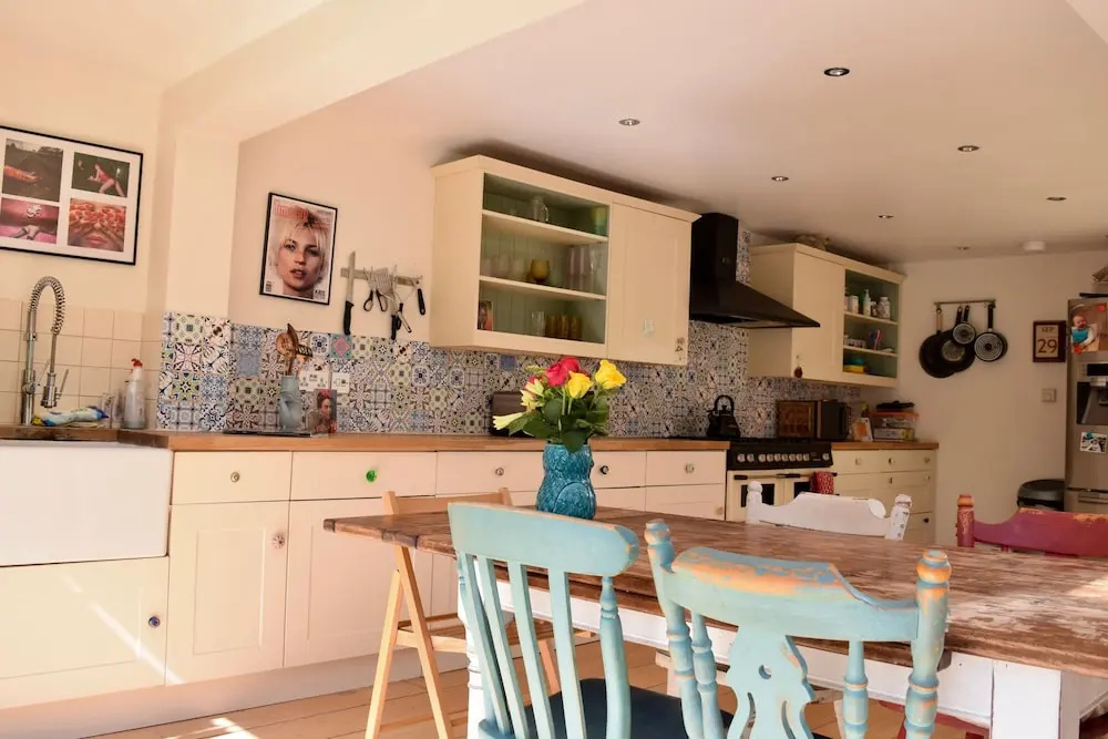 2 Bedroom House in Shepherd's Bush