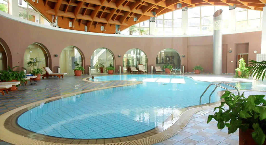 ROBINSON Cyprus