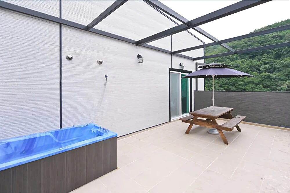 Hongcheon You, I and We Pension