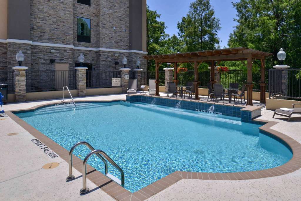 Hampton Inn & Suites Dallas Market Center