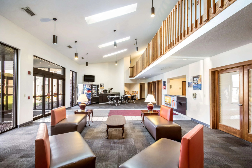 Motel 6-Saukville, WI