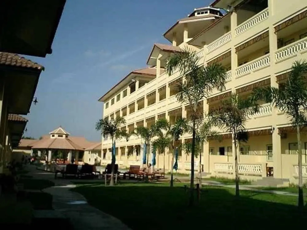 Le Palm Hotel