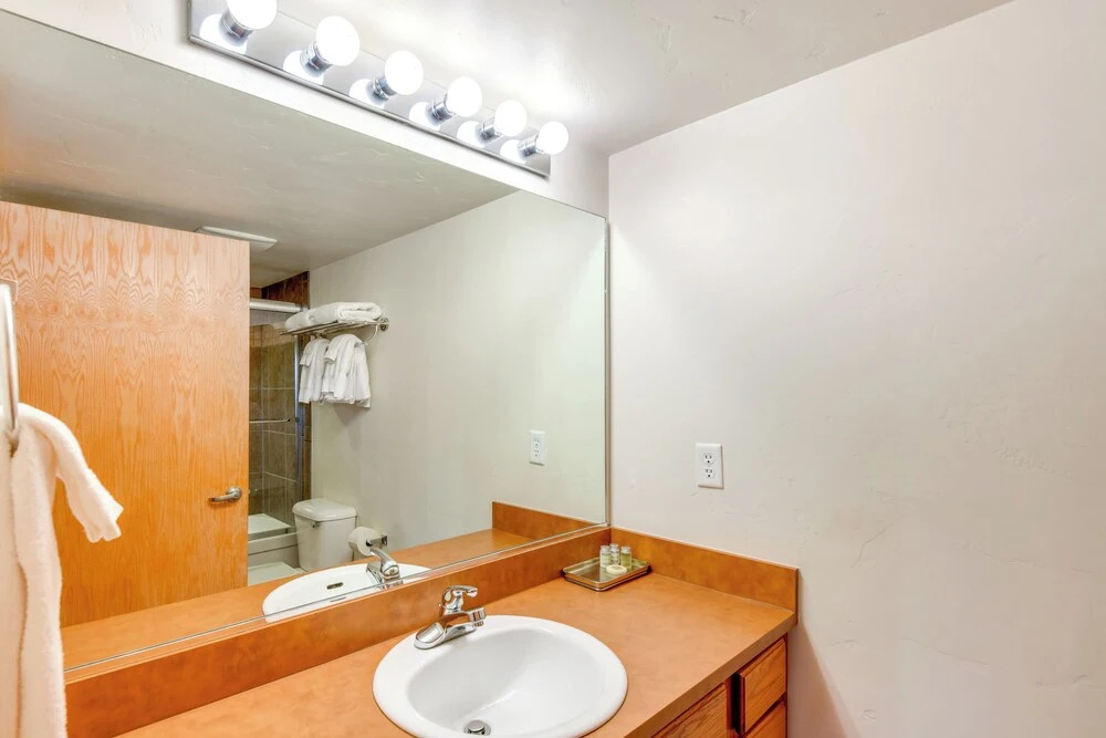 Condo w/ Mtn View < 1 Mi to Steamboat Resort!