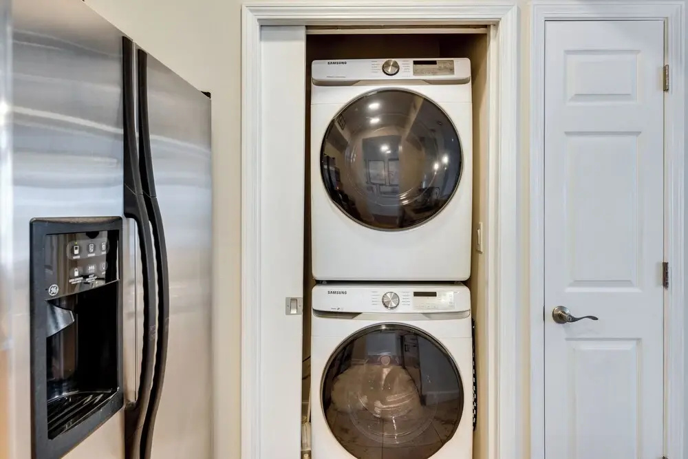 Luxury Atlanta Rental w/ Balcony: Near Buckhead!