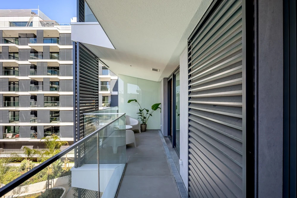 Modern Lisbon W Balcony AND Pool II by Homing