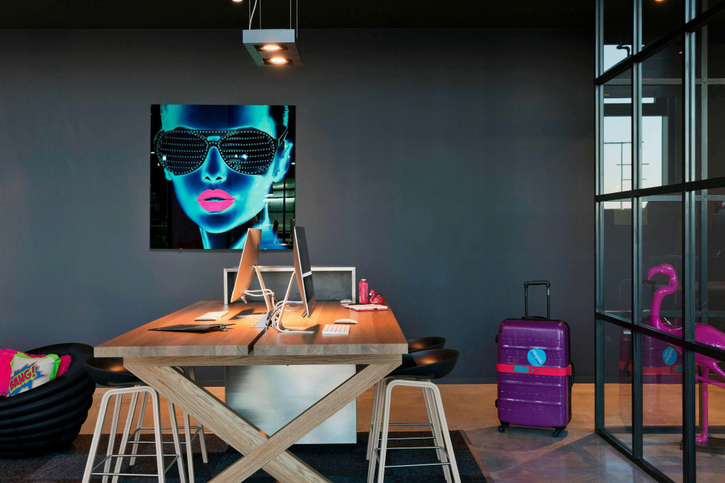 MOXY Vienna Airport