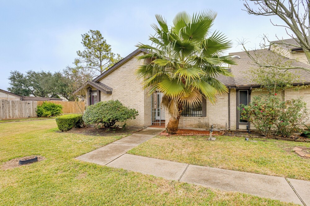 Quick Hwy Access: Family Retreat in Houston
