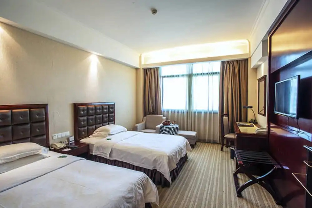 Yiyang Huatian Hotel