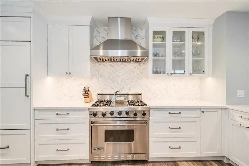 Island 11 - 3 Br home by RedAwning