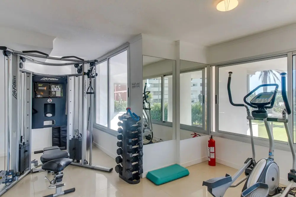 Comodo apartamento c/ piscina interior y exterior