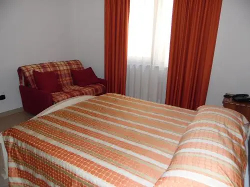 Hotel Coste Del Lago
