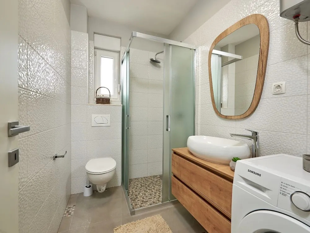 Enticing Holiday Home in Trogir Near Seabeach