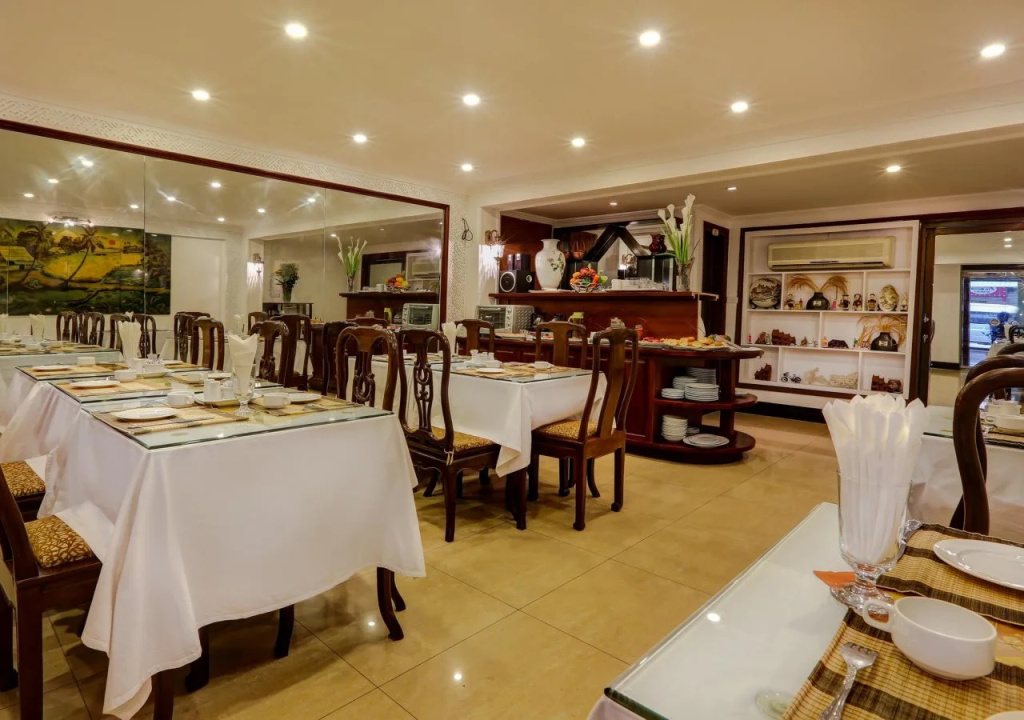 Hanoi Little Town Hotel