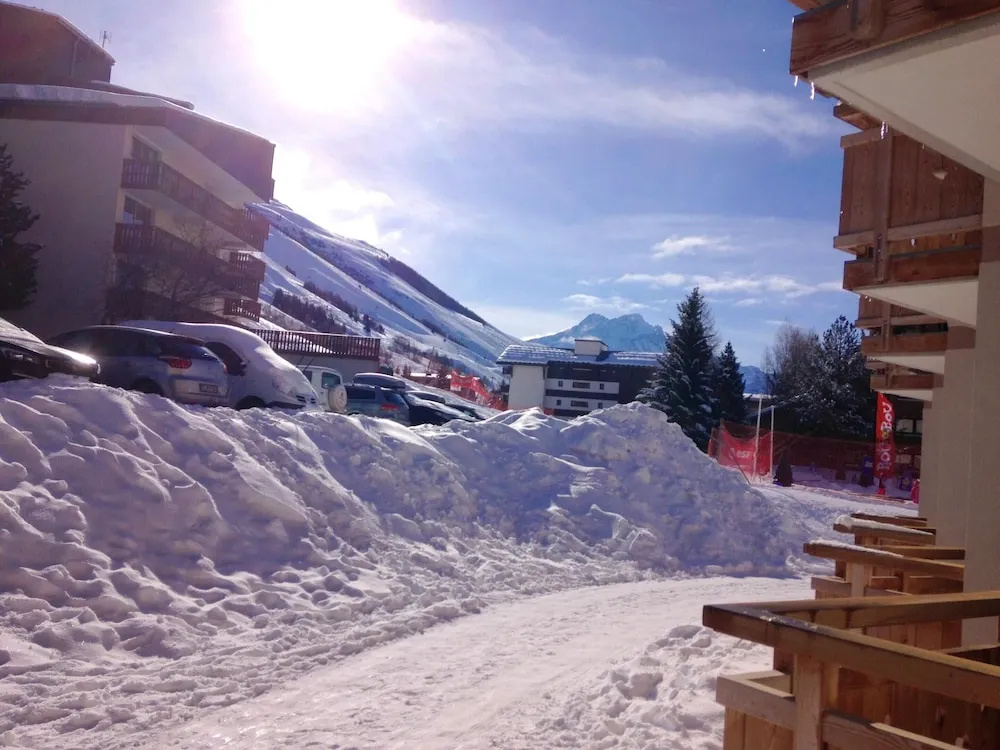 Apartment With one Bedroom in Mont-de-lans, With Wonderful Mountain Vi