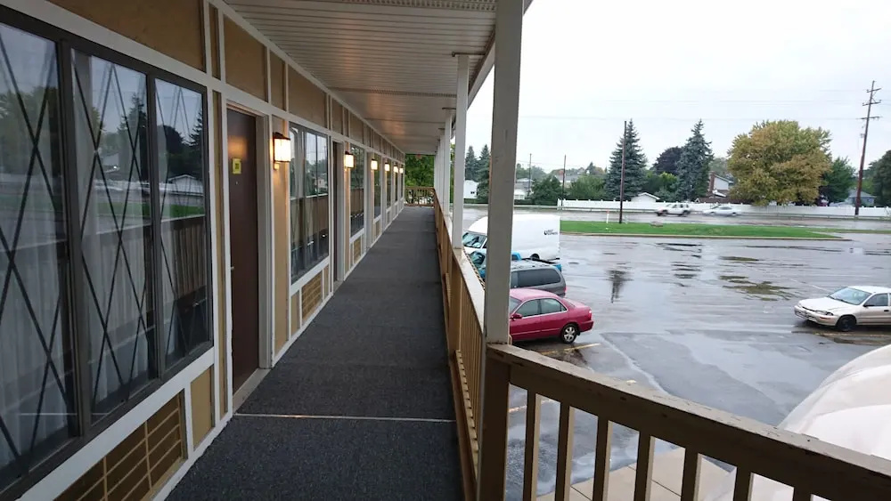 Burton Inn & Suites