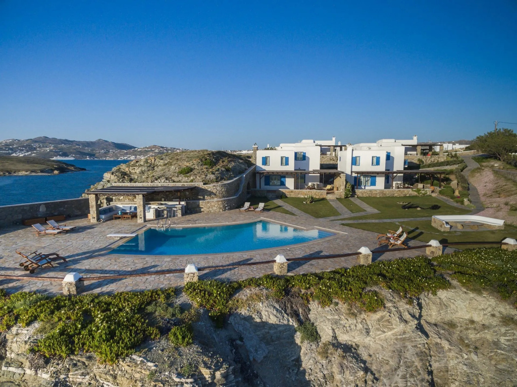 Mykopetra Villas