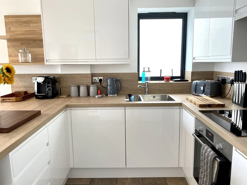 Brand New Beachfront Ground Floor With Garden 2 Bed Apartment 6 Guests