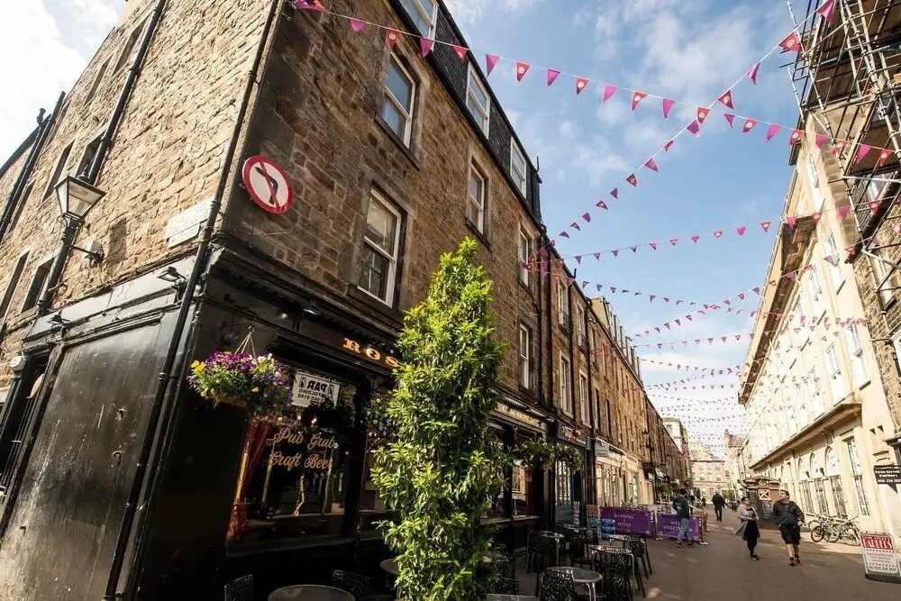 JOIVY Great Location - Lovely Rose St Apt in City Centre