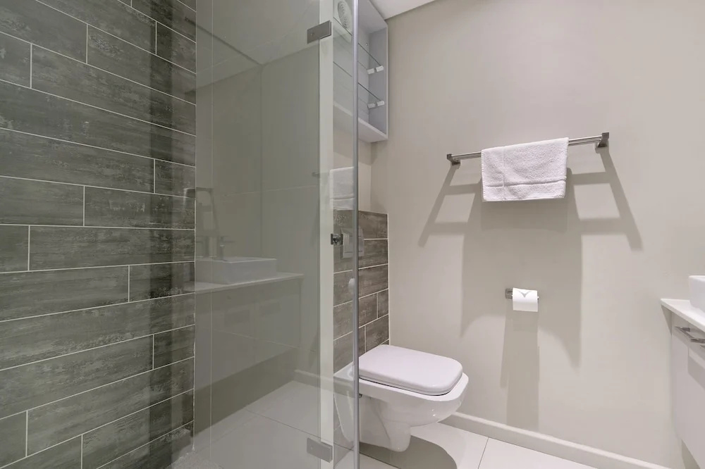 SeaCrest B102 by HostAgents