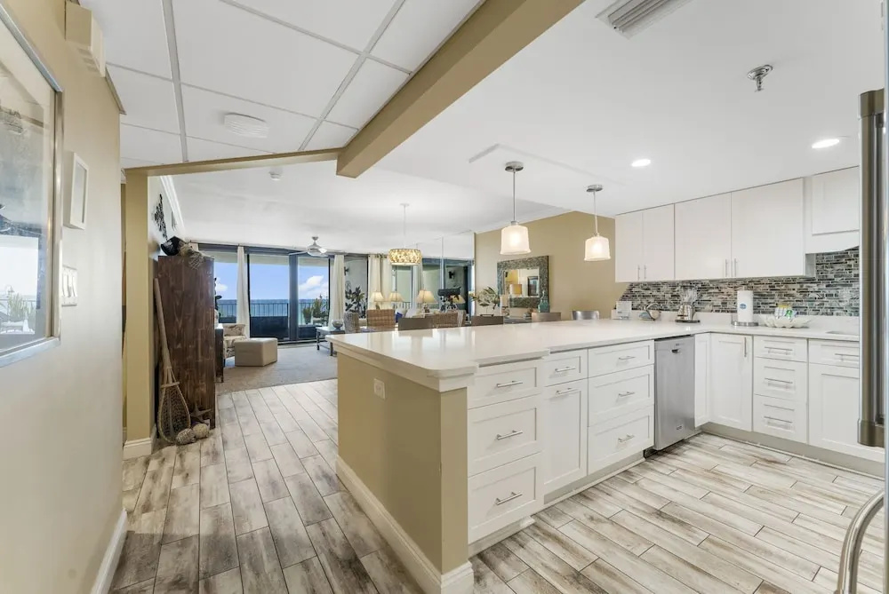 Stunning 2/2 Designer Condo w Coastal Appeal Right on the Gulf!