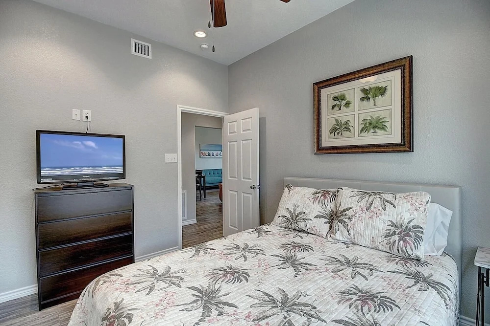 Island 46 3 Bedroom Condo