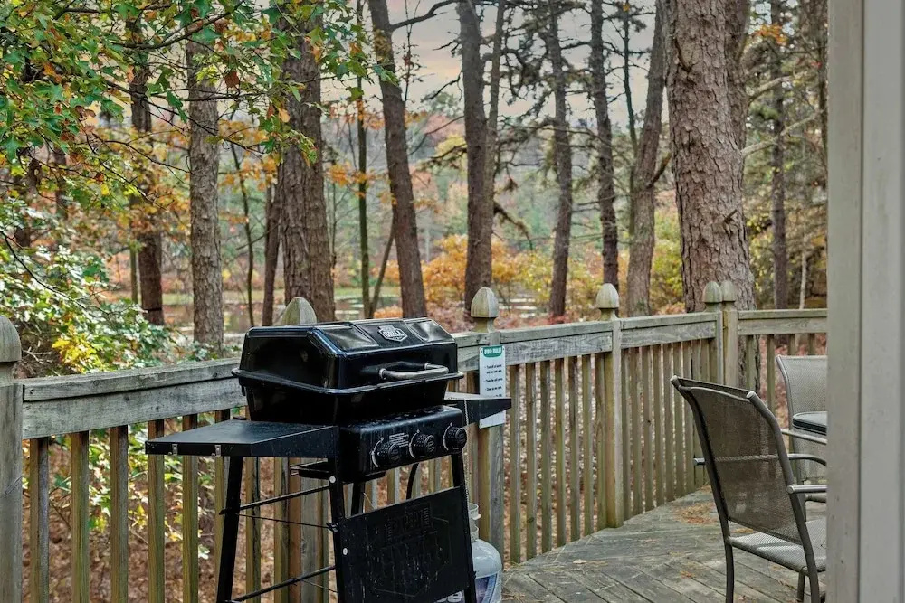 Mohegan by Avantstay Private Dock + Firepit Community Pool + Beach