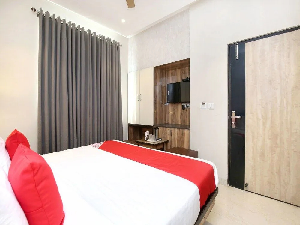 OYO 17084 Hotel Grand Orchid