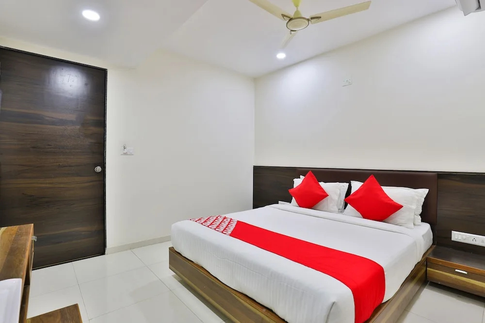 Hotel Crystal By OYO Rooms
