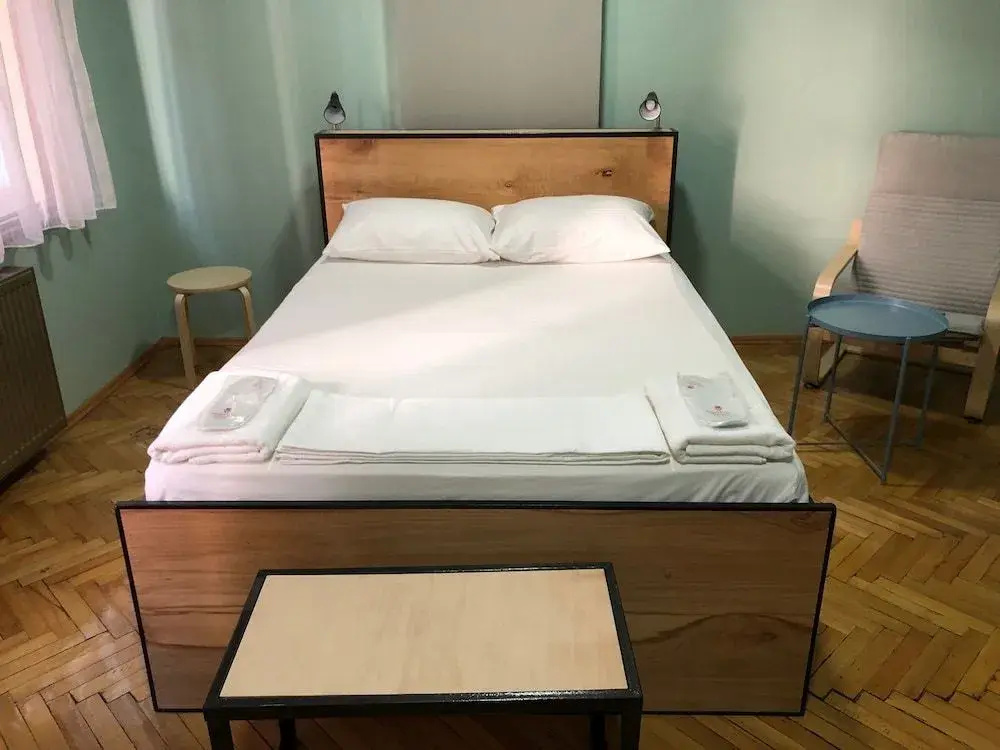 YOLO Hostel