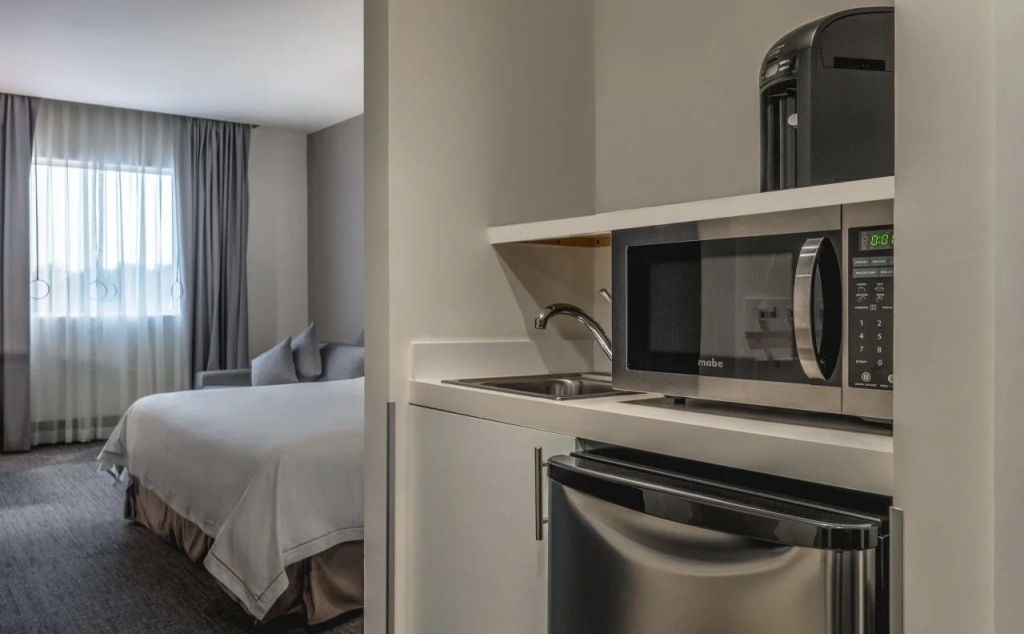 Holiday Inn Express & Suites Silao Aeropuerto Terminal by IHG