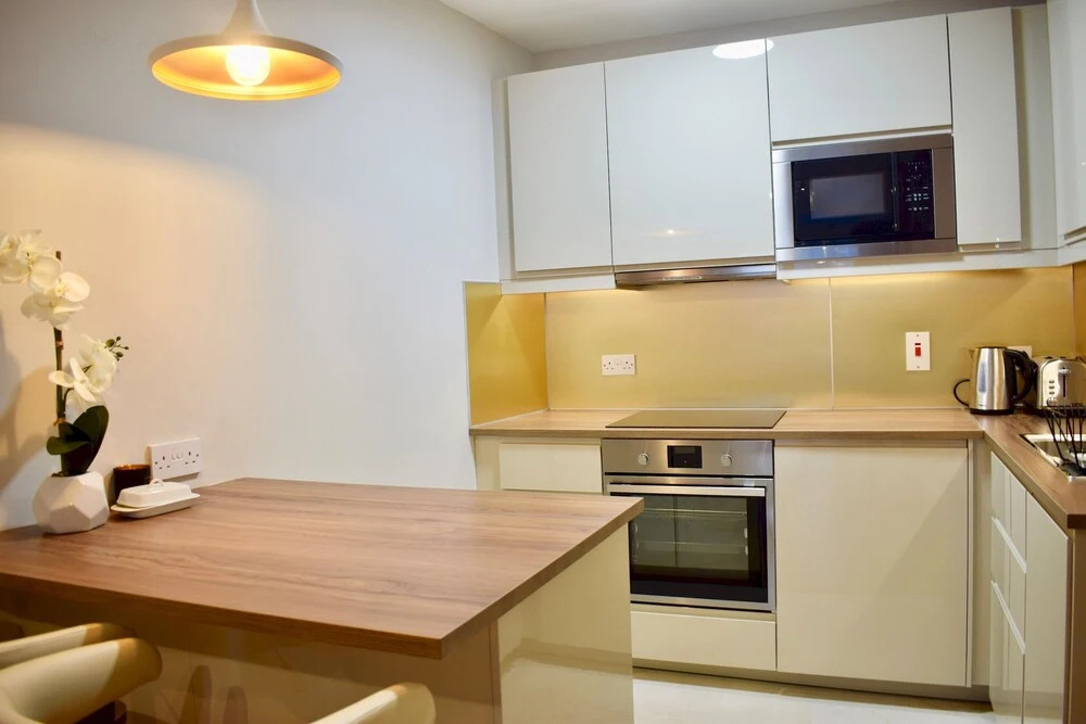 Modern 2 Bedroom Dublin Apartment with Balcony
