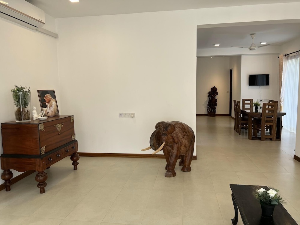 Silina Airport Residence in Katunayake