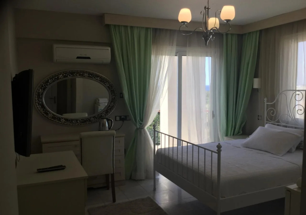The Prince Inn Hotel & Villas