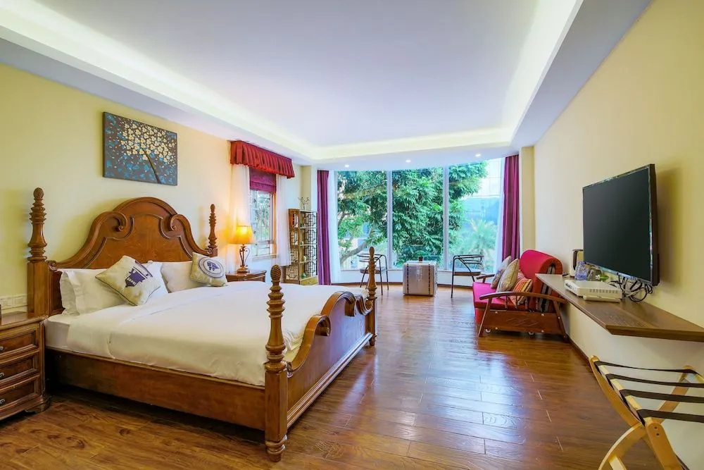 Floral Hotel Shenzhen No.108 Yard