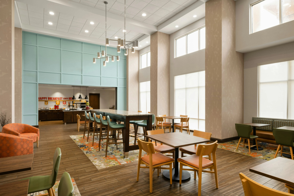 Hampton Inn & Suites - DeLand