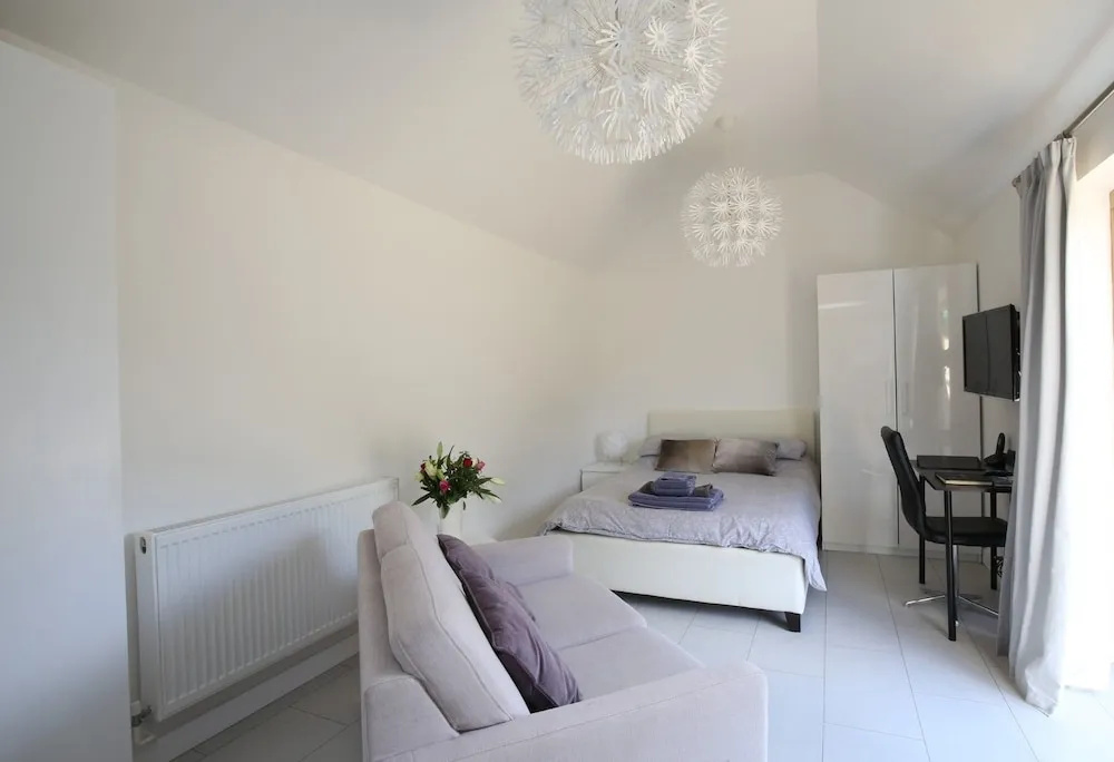 Private, Luxury, Garden Studio for 2