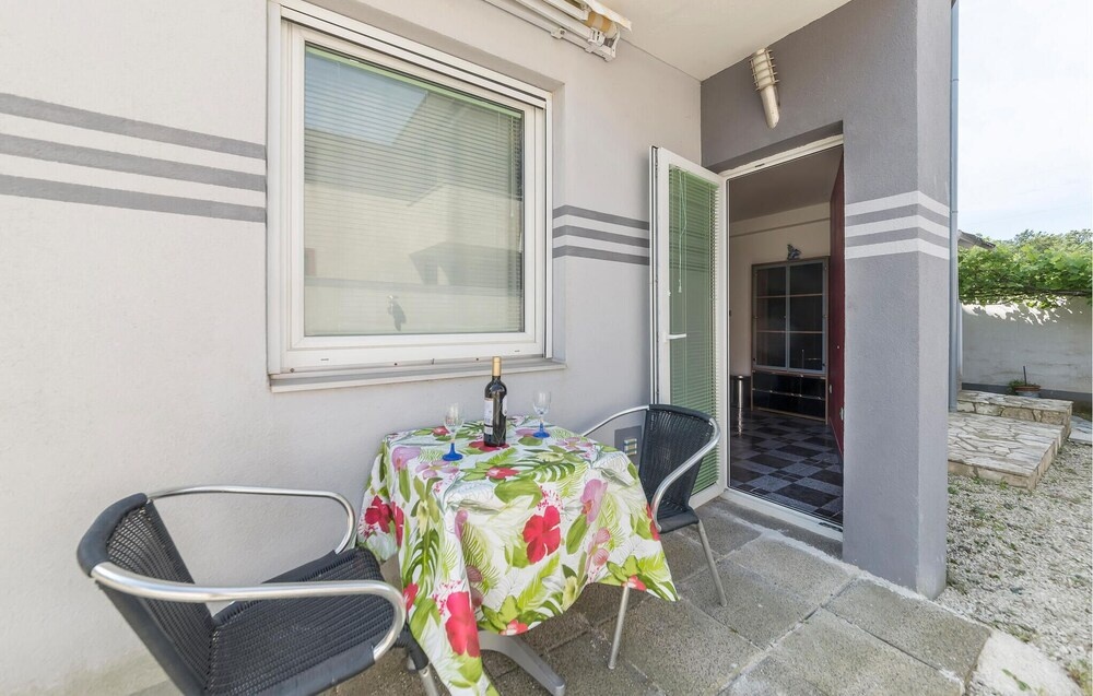 Stunning Apartment in Fazana With Wifi and 3 Bedrooms